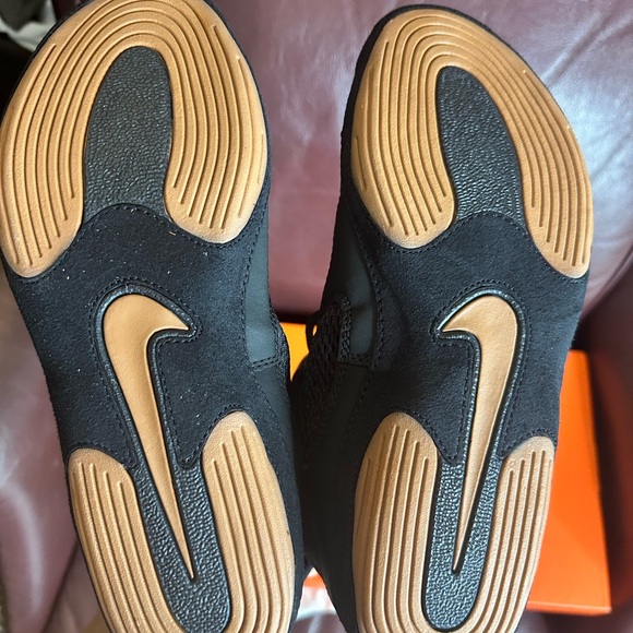 Nike Inflict 3  Wrestling Shoes black and gold - Picture 7 of 12